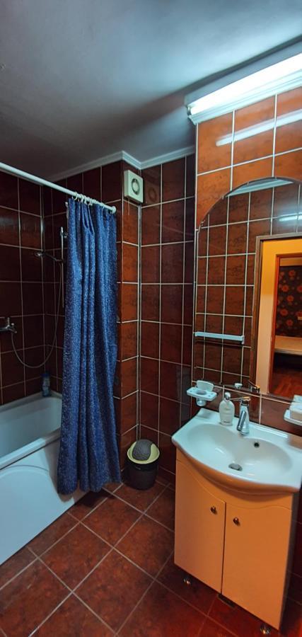 My House - Ultracentral Romana Square Near Old Town Bukares Bagian luar foto
