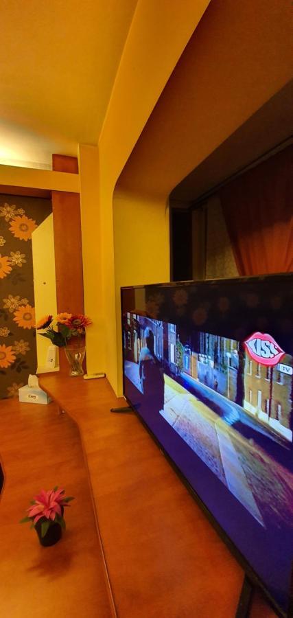 My House - Ultracentral Romana Square Near Old Town Bukares Bagian luar foto